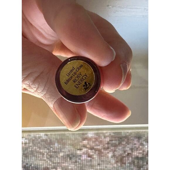 ESTEE LAUDER LIP GLOSS ROSY ENERGY Liquid Lip New No Box Limited Edition - Picture 2 of 3
